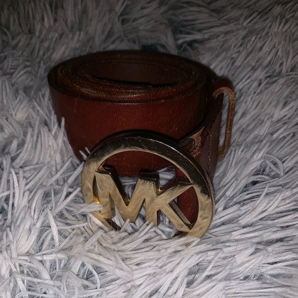 Micheal Kors (MK) belt 🖤 - Picture 3 of 3